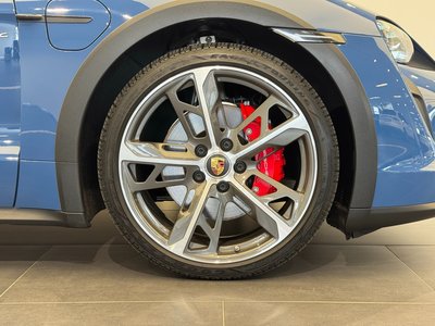 PORSCHE TAYCAN - 7