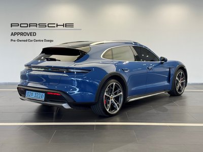PORSCHE TAYCAN - 3