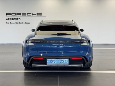 PORSCHE TAYCAN - 6