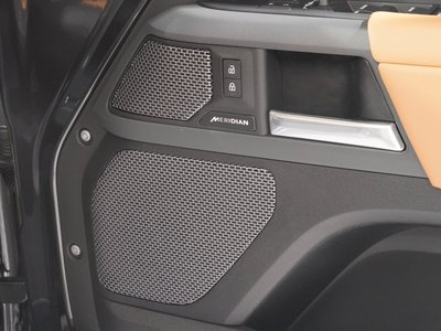 LAND ROVER DEFENDER 2023 thumbnail 49
