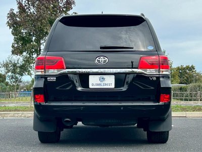 TOYOTA LAND CRUISER 200 - 9
