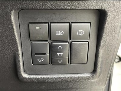 TOYOTA LAND CRUISER PRADO - 9