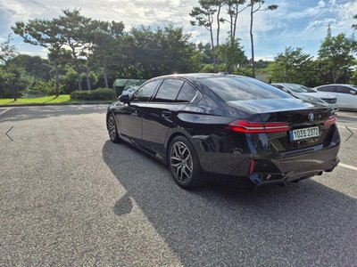 2024 BMW 5 SERIES — фото 2