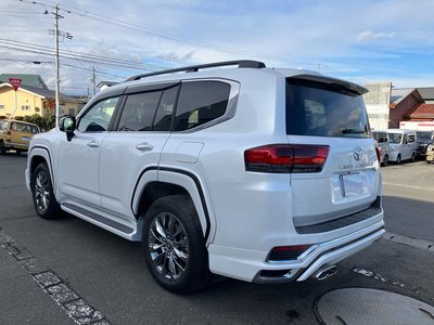 TOYOTA LAND CRUISER 300 - 8