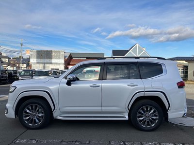 TOYOTA LAND CRUISER 300 - 7