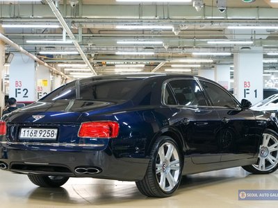 BENTLEY FLYING SPUR - 3