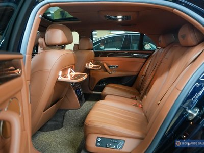 BENTLEY FLYING SPUR - 8