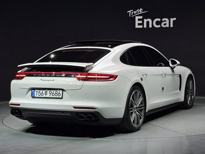 PORSCHE PANAMERA - 2