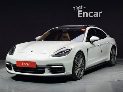 PORSCHE PANAMERA - 1