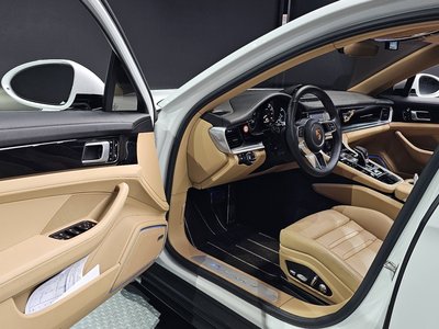 PORSCHE PANAMERA - 10