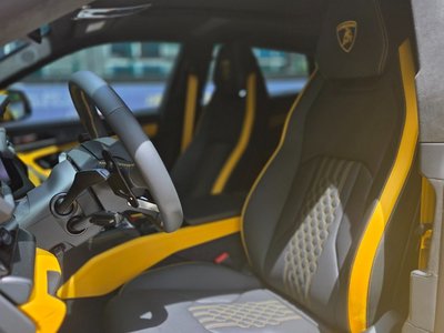LAMBORGHINI URUS - 9