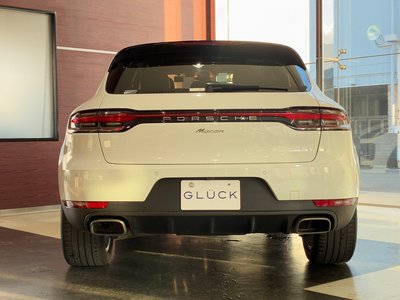 PORSCHE MACAN - 10