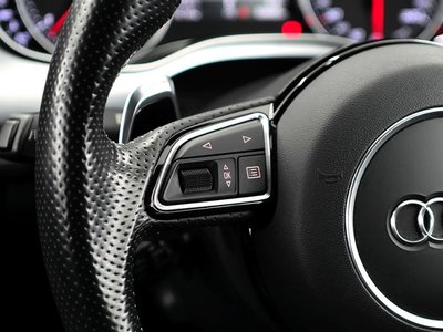 2015 AUDI RS6 AVANT thumbnail 18