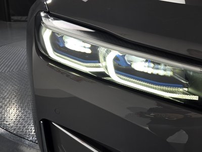 2020 BMW 7 SERIES photo 9