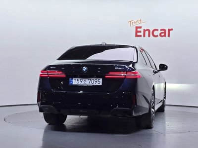 BMW 5 SERIES - 4