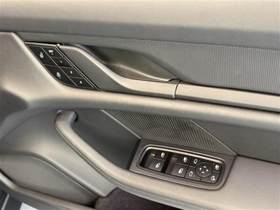 2024 Porsche TAYCAN — миниатюра 22