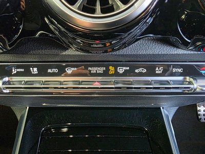 MERCEDES-BENZ GLB - 10