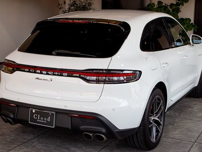 PORSCHE MACAN - 8