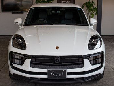 PORSCHE MACAN - 4