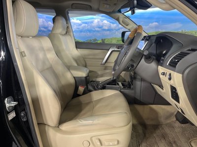 TOYOTA LAND CRUISER PRADO - 9