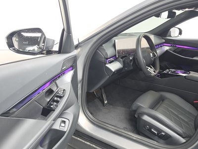 2025 BMW 5 SERIES 照片 10