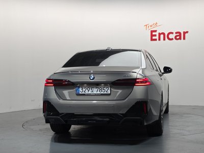 2025 BMW 5 SERIES 照片 3
