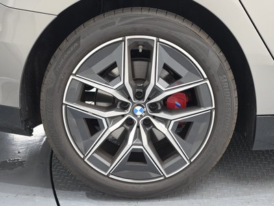2025 BMW 5 SERIES 照片 6