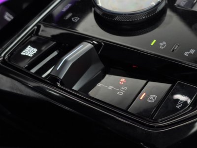 2025 BMW 5 SERIES 照片 9