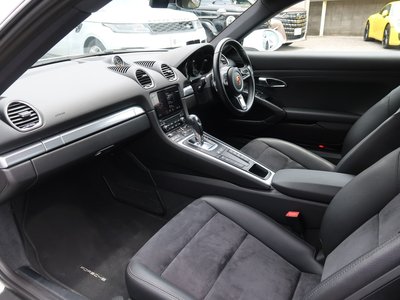 صورة 9 لـ 2017 Porsche 718