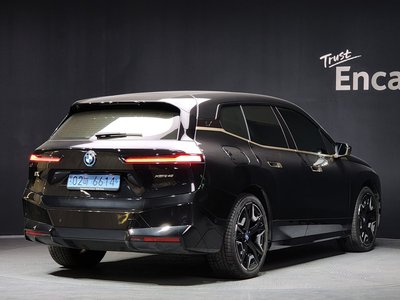 BMW IX - 4