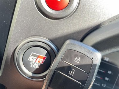 TOYOTA GR YARIS - 10