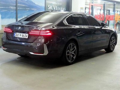 BMW 5 SERIES - 5