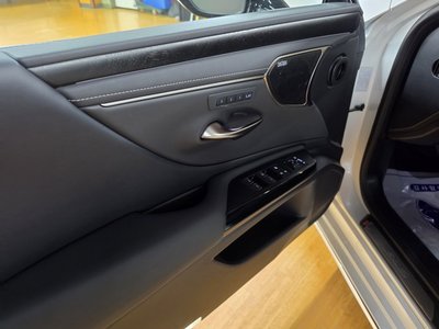 2025 Lexus ES — миниатюра 14