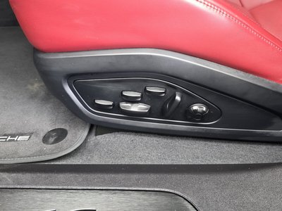 2021 Porsche TAYCAN thumbnail 31