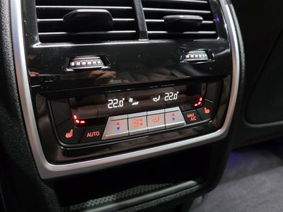 2022 BMW X6 — миниатюра 18