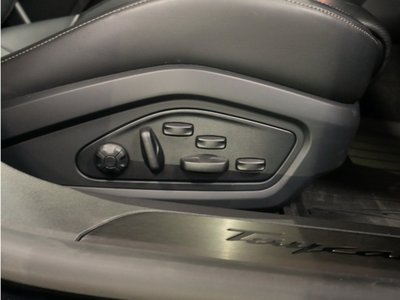 2024 Porsche TAYCAN thumbnail 16