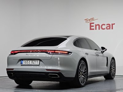 PORSCHE PANAMERA - 3
