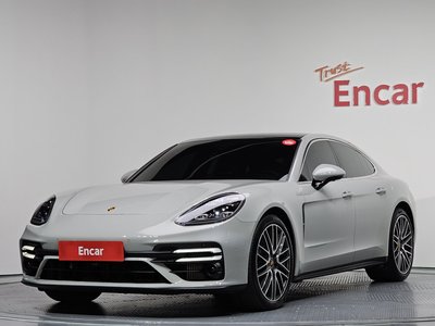 PORSCHE PANAMERA - 1