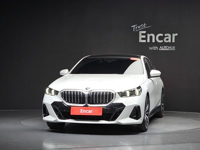 صورة 2 لـ 2025 BMW 5 SERIES