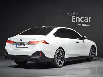 صورة 3 لـ 2025 BMW 5 SERIES