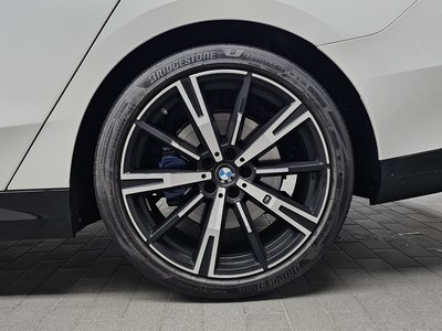 صورة 8 لـ 2025 BMW 5 SERIES