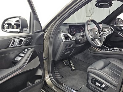2025 BMW X7 thumbnail 13