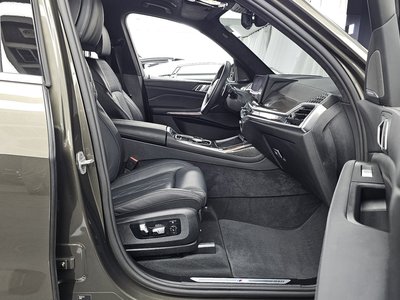 2025 BMW X7 thumbnail 17
