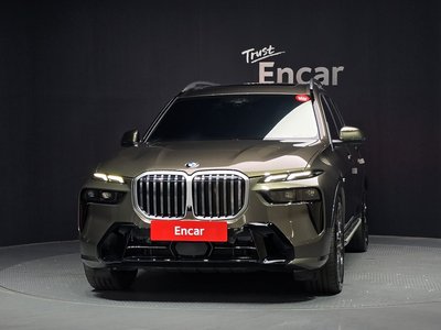 2025 BMW X7 照片 2
