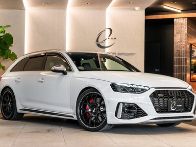 AUDI RS4 - 1