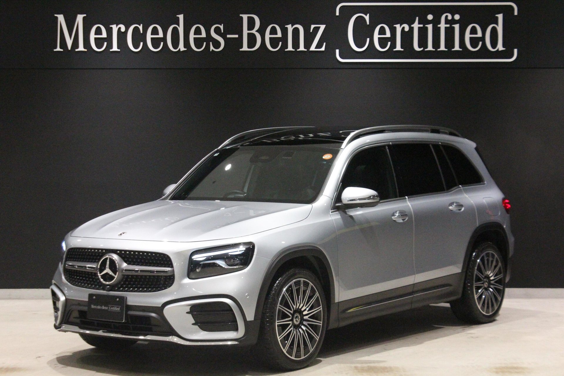 MERCEDES-BENZ GLB - View 1