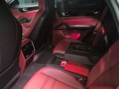 2020 Porsche CAYENNE photo 4