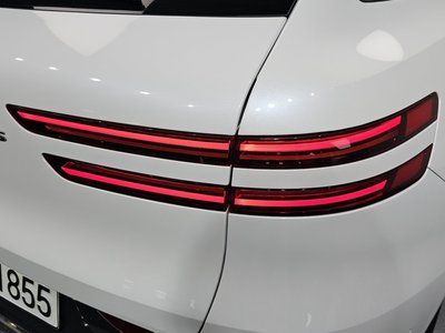 صورة 10 لـ 2024 Genesis GV70