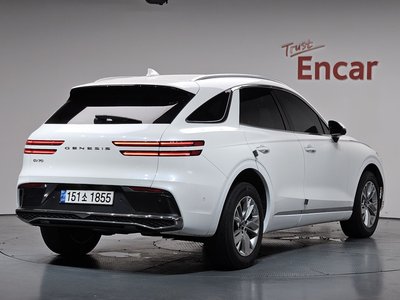 صورة 2 لـ 2024 Genesis GV70