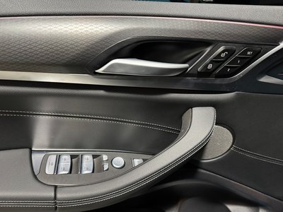2025 BMW X4 thumbnail 13